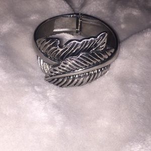 Silver Leaf Clip-on adjustable bracelet